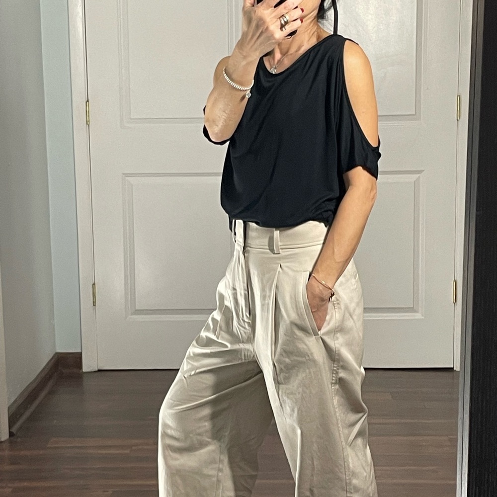 Paige Brielle Cold Shoulder T-Shirt size M - Picture 2 of 10